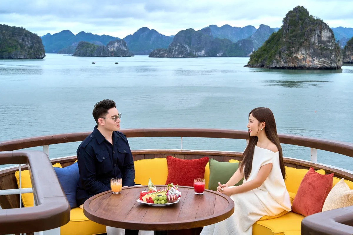 Di sản Thiên nhiên thế giới Vịnh Hạ Long trở thành phông nền kỳ vĩ cho chương trình âm nhạc mới- Ảnh 1.