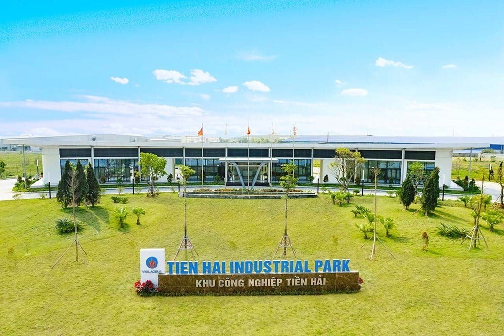 Chứng khoán VCBS dự đoán hơn chục doanh nghiệp bất động sản hưởng lợi từ sáp nhập tỉnh thành, chỉ có 1 cái tên từ miền Trung 1 Chứng khoán VCBS dự đoán hơn chục doanh nghiệp bất động sản hưởng lợi từ sáp nhập tỉnh thành, chỉ có 1 cái tên từ miền Trung