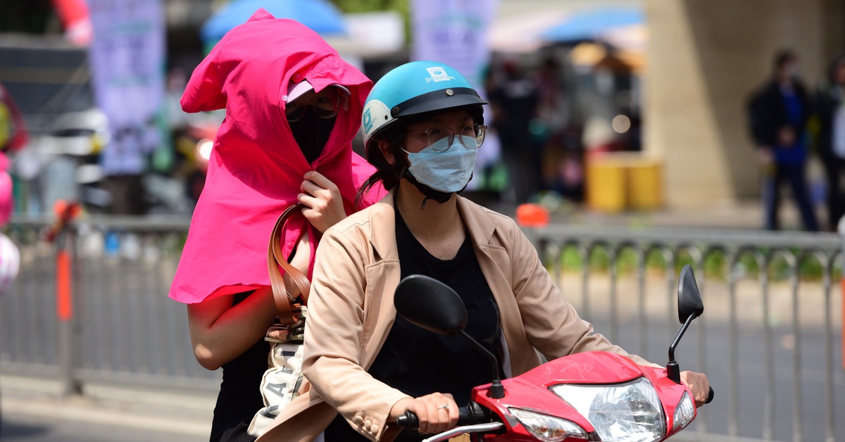 Trời nắng nóng 40 độ C, đề phòng say nắng, đột quỵ khi ngoài đường, thấy dấu hiệu này cần tới bệnh viện ngay- Ảnh 3. Trời nắng nóng 40 độ C, đề phòng say nắng, đột quỵ khi ngoài đường, thấy dấu hiệu này cần tới bệnh viện ngay- Ảnh 3.