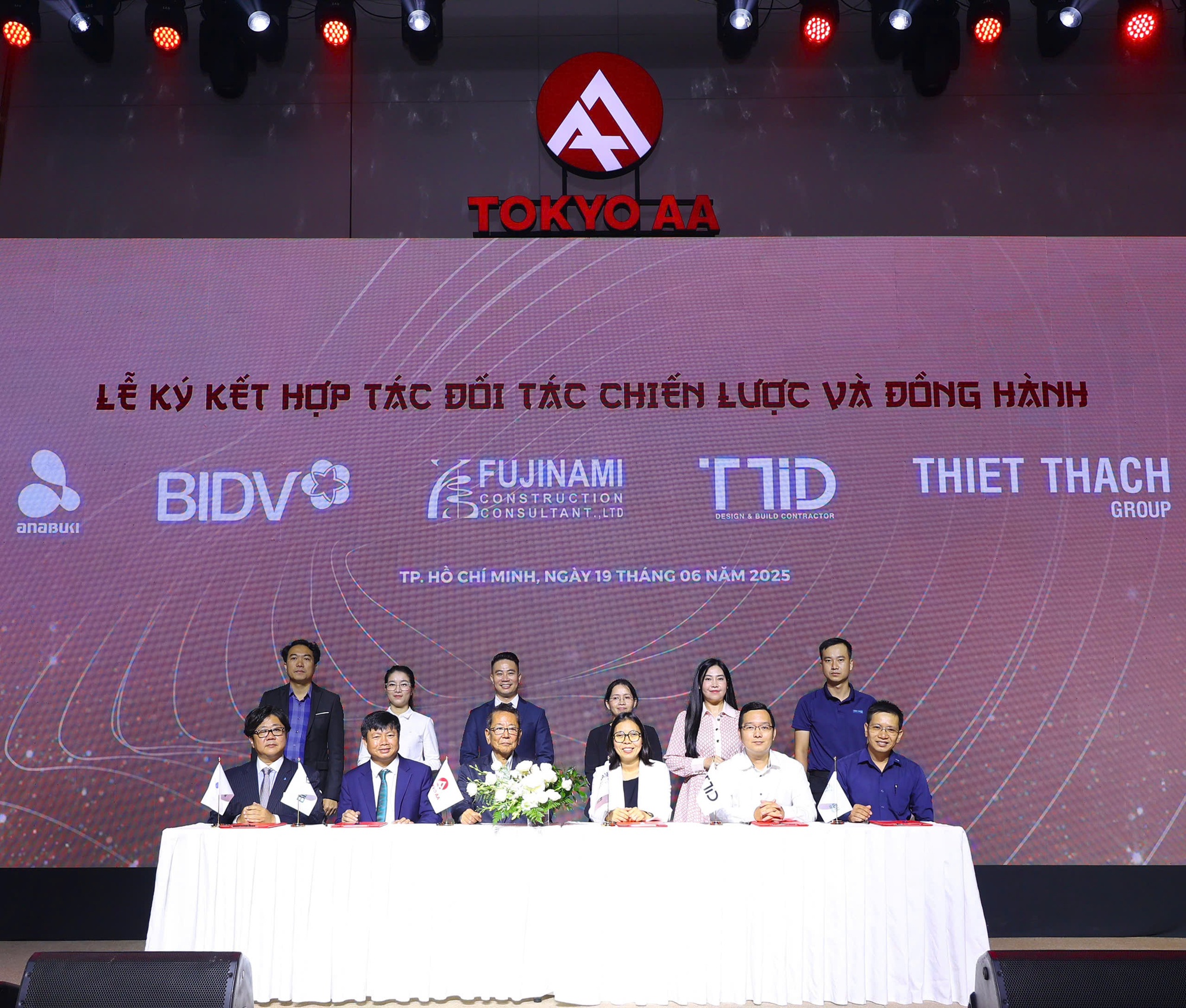 Sei Harmony ra mắt, hơn 500 chiến binh sẵn sàng chinh phục thị trường bất động sản khu Tây - Ảnh 1. Sei Harmony ra mắt, hơn 500 chiến binh sẵn sàng chinh phục thị trường bất động sản khu Tây - Ảnh 1.
