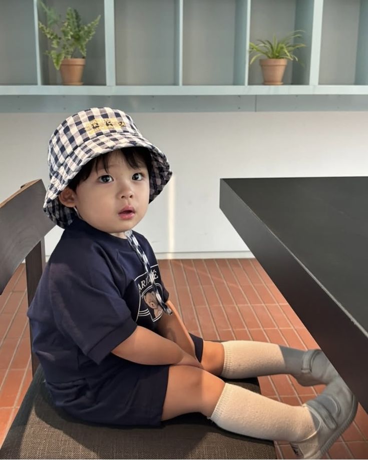 Bố mẹ hoang mang khi con bỗng nhiên hay "kiếm chuyện làm quà", "bịa" ra việc không có thật để gây sự chú ý với người lớn- Ảnh 1. Bố mẹ hoang mang khi con bỗng nhiên hay "kiếm chuyện làm quà", "bịa" ra việc không có thật để gây sự chú ý với người lớn- Ảnh 1.
