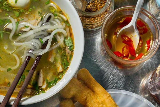 Khách Tây nhận xét khi đến Việt Nam: Đây thực sự là một cường quốc về ẩm thực