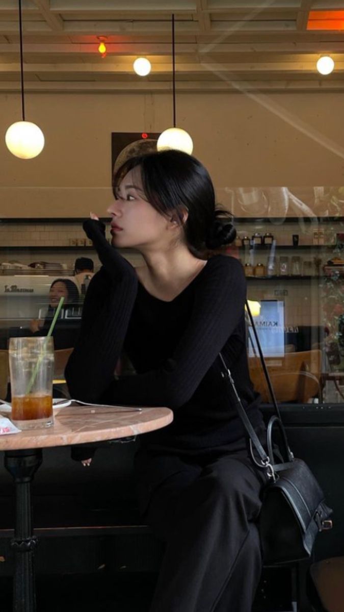 Người EQ thấp thường làm 4 điều này vào mùa hè