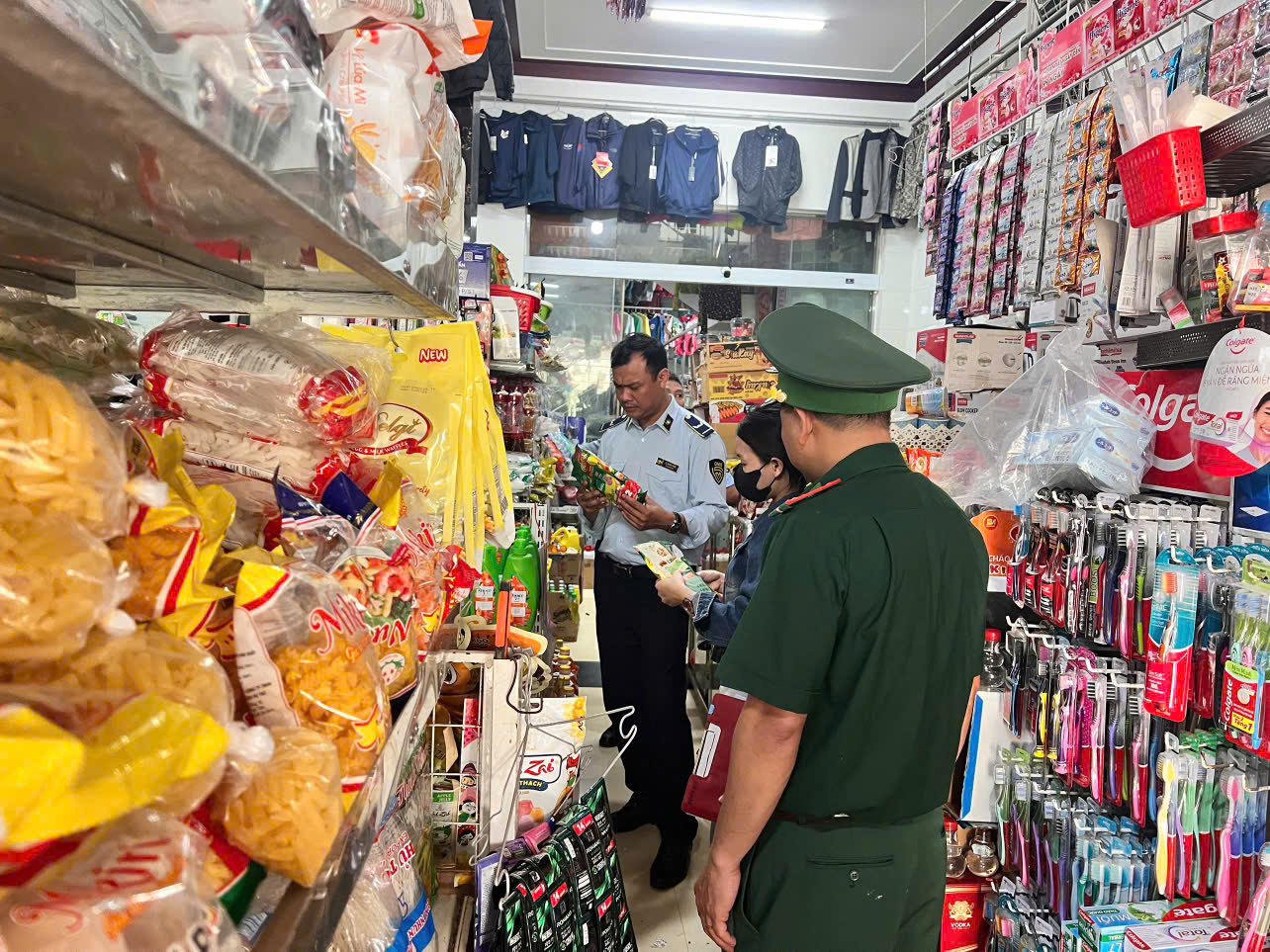Thuốc giả ở Việt Nam ngày càng nhiều, ngày càng quy mô: 3 nguyên nhân gốc rễ được chỉ đích danh- Ảnh 2. Thuốc giả ở Việt Nam ngày càng nhiều, ngày càng quy mô: 3 nguyên nhân gốc rễ được chỉ đích danh- Ảnh 2.