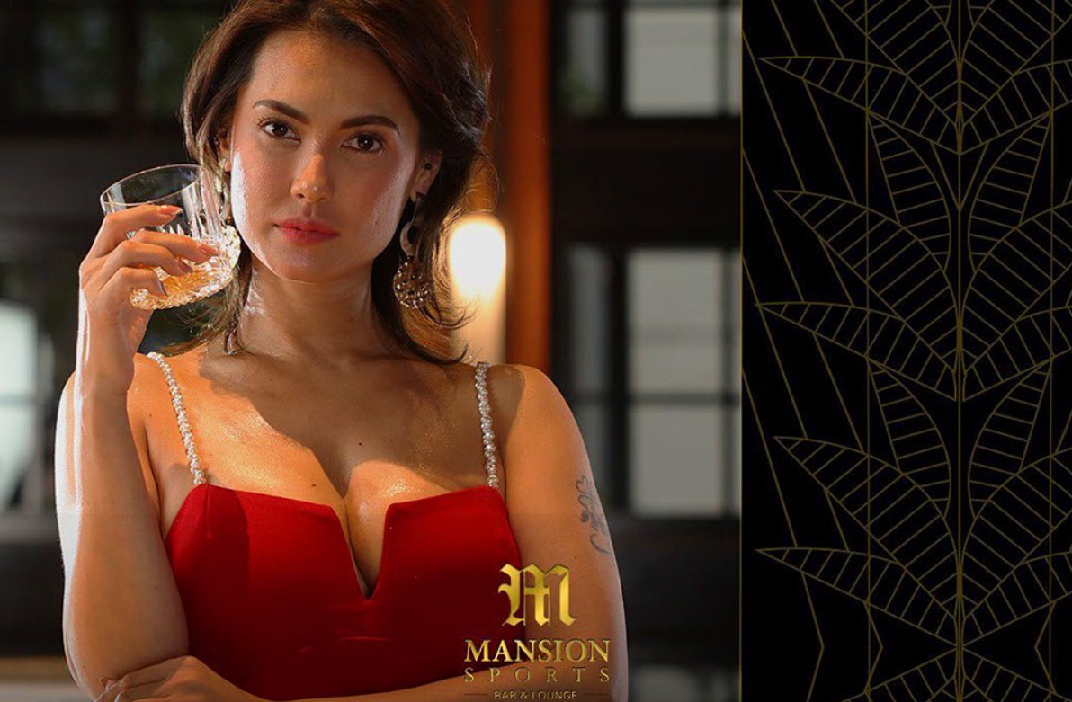 Nước mắt "thánh nữ" phim công nghiệp Nhật Bản: "Người ta chỉ nhìn thấy tôi trên màn ảnh, nhưng không biết tôi là ai khi tắt máy quay" - Ảnh 4.