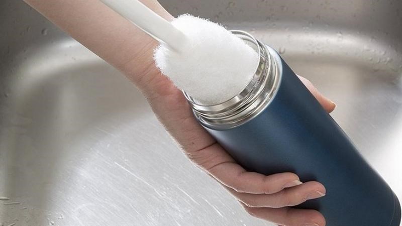 Người đàn ông tử vong sau 10 năm dùng một chiếc bình giữ nhiệt