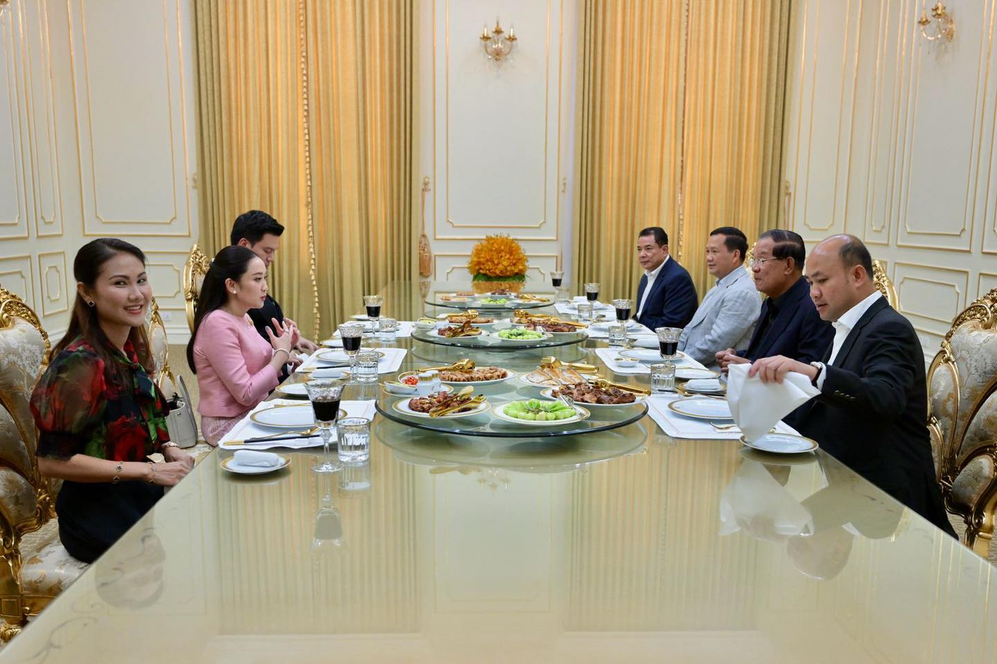 Ông Hun Sen bình luận về cuộc trò chuyện với nữ thủ tướng Thái Lan bị rò rỉ- Ảnh 2. Ông Hun Sen bình luận về cuộc trò chuyện với nữ thủ tướng Thái Lan bị rò rỉ- Ảnh 2.