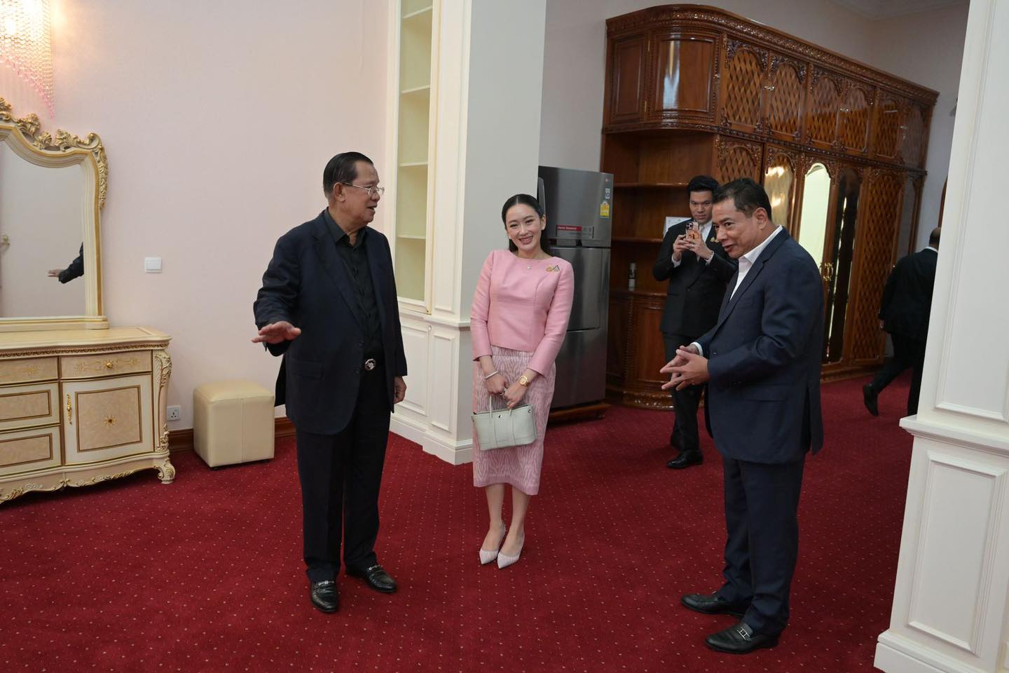 Ông Hun Sen bình luận về cuộc trò chuyện với nữ thủ tướng Thái Lan bị rò rỉ- Ảnh 3. Ông Hun Sen bình luận về cuộc trò chuyện với nữ thủ tướng Thái Lan bị rò rỉ- Ảnh 3.
