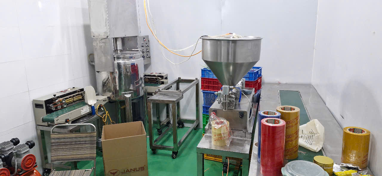 Vụ phát hiện đường dây sản xuất mỹ phẩm giả: Cục Quản lý Dược lên tiếng- Ảnh 1.