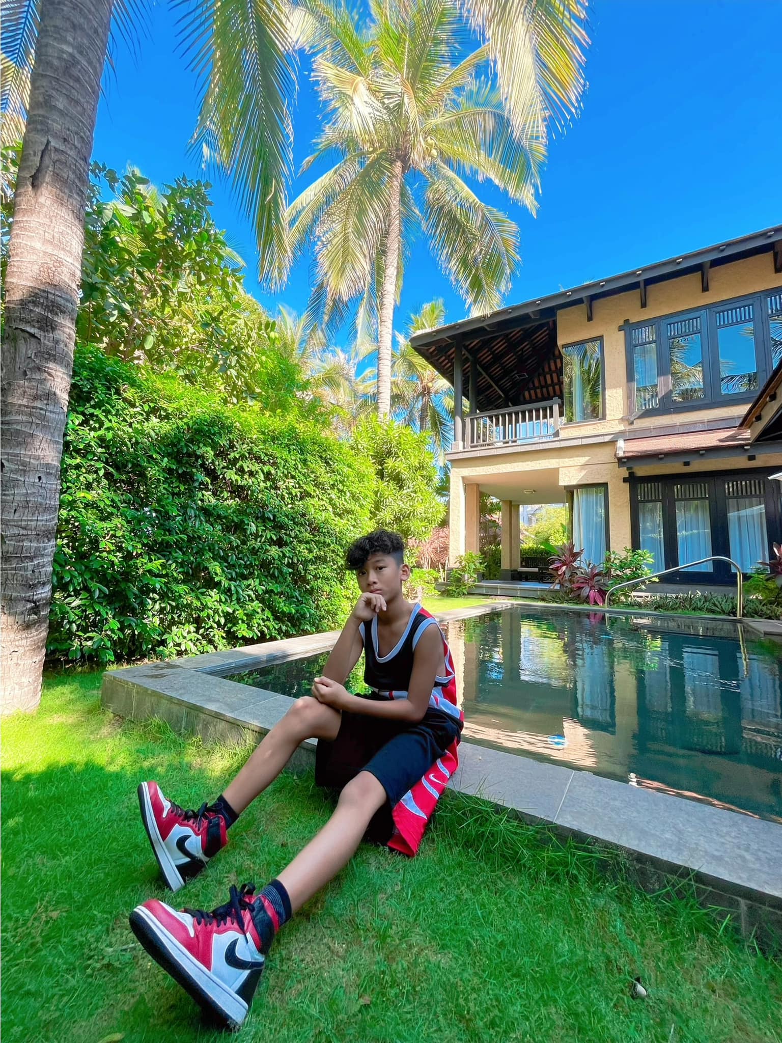 Ba quý tử chuẩn "rich kid" của Vbiz: Sống giữa xa hoa, đồ hiệu chỉ là chuyện nhỏ nhưng giáo dục mới là thứ được đầu tư lớn nhất- Ảnh 44. Ba quý tử chuẩn "rich kid" của Vbiz: Sống giữa xa hoa, đồ hiệu chỉ là chuyện nhỏ nhưng giáo dục mới là thứ được đầu tư lớn nhất- Ảnh 44.