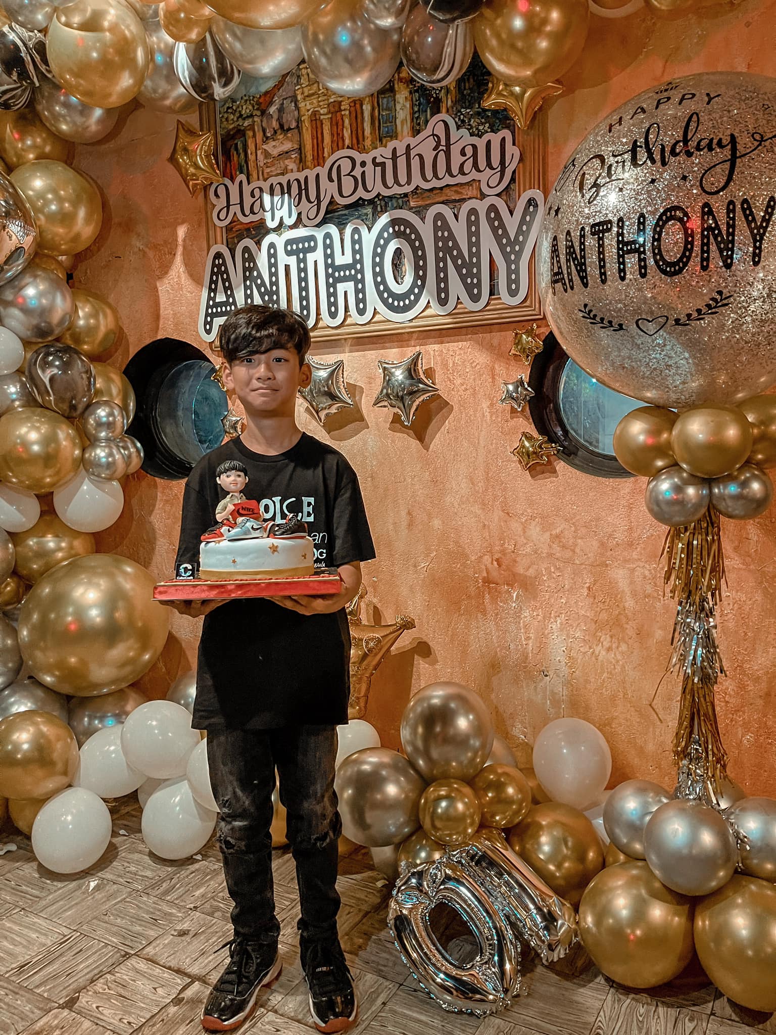 Ba quý tử chuẩn "rich kid" của Vbiz: Sống giữa xa hoa, đồ hiệu chỉ là chuyện nhỏ nhưng giáo dục mới là thứ được đầu tư lớn nhất- Ảnh 46. Ba quý tử chuẩn "rich kid" của Vbiz: Sống giữa xa hoa, đồ hiệu chỉ là chuyện nhỏ nhưng giáo dục mới là thứ được đầu tư lớn nhất- Ảnh 46.