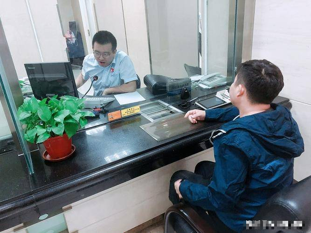 Thẻ ngân hàng trong ví, mật khẩu không lộ nhưng hơn 180 triệu vẫn "không cánh mà bay" - Trách nhiệm thuộc về ai?- Ảnh 2.