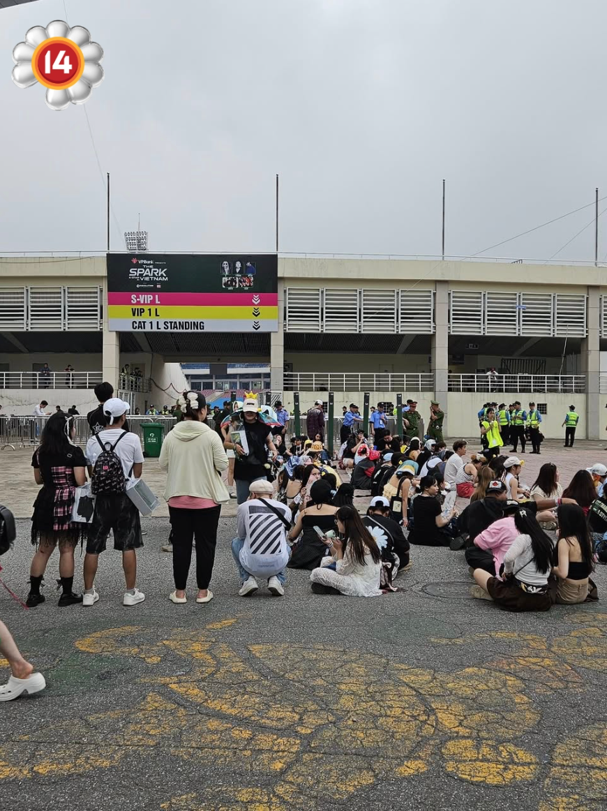 Khách VIP đi xem G-Dragon được đãi gì: Bánh cuốn tiếp tục góp mặt, còn có thêm món "chắc bụng" gây bất ngờ- Ảnh 2.