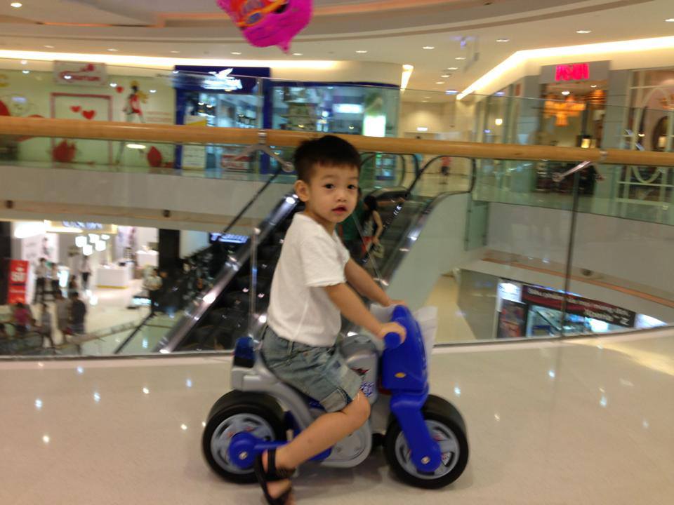 Ba quý tử chuẩn "rich kid" của Vbiz: Sống giữa xa hoa, đồ hiệu chỉ là chuyện nhỏ nhưng giáo dục mới là thứ được đầu tư lớn nhất- Ảnh 56. Ba quý tử chuẩn "rich kid" của Vbiz: Sống giữa xa hoa, đồ hiệu chỉ là chuyện nhỏ nhưng giáo dục mới là thứ được đầu tư lớn nhất- Ảnh 56.