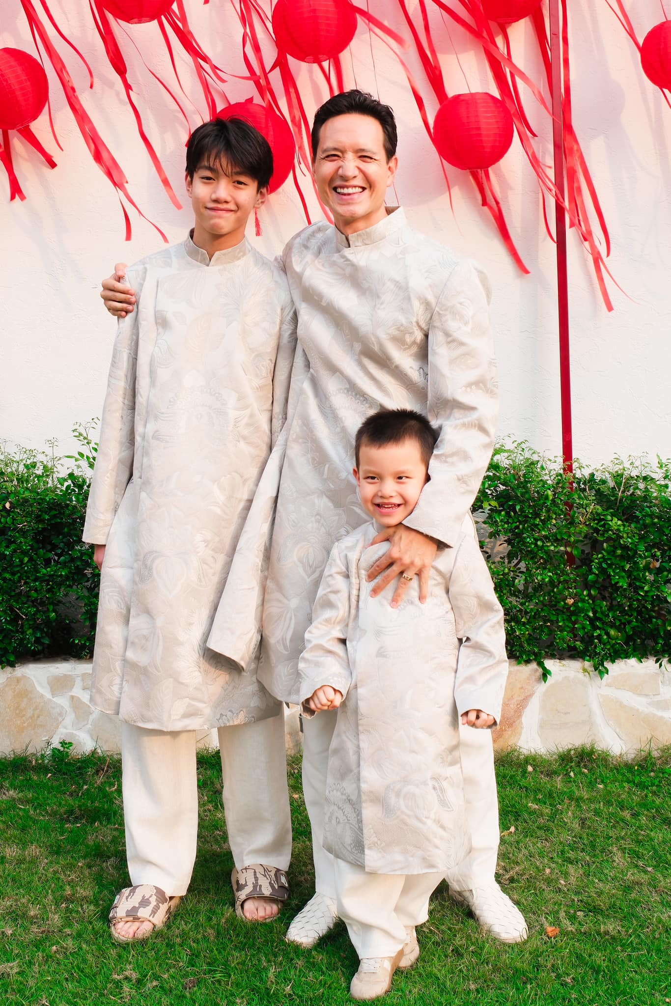 Ba quý tử chuẩn "rich kid" của Vbiz: Sống giữa xa hoa, đồ hiệu chỉ là chuyện nhỏ nhưng giáo dục mới là thứ được đầu tư lớn nhất- Ảnh 72. Ba quý tử chuẩn "rich kid" của Vbiz: Sống giữa xa hoa, đồ hiệu chỉ là chuyện nhỏ nhưng giáo dục mới là thứ được đầu tư lớn nhất- Ảnh 72.