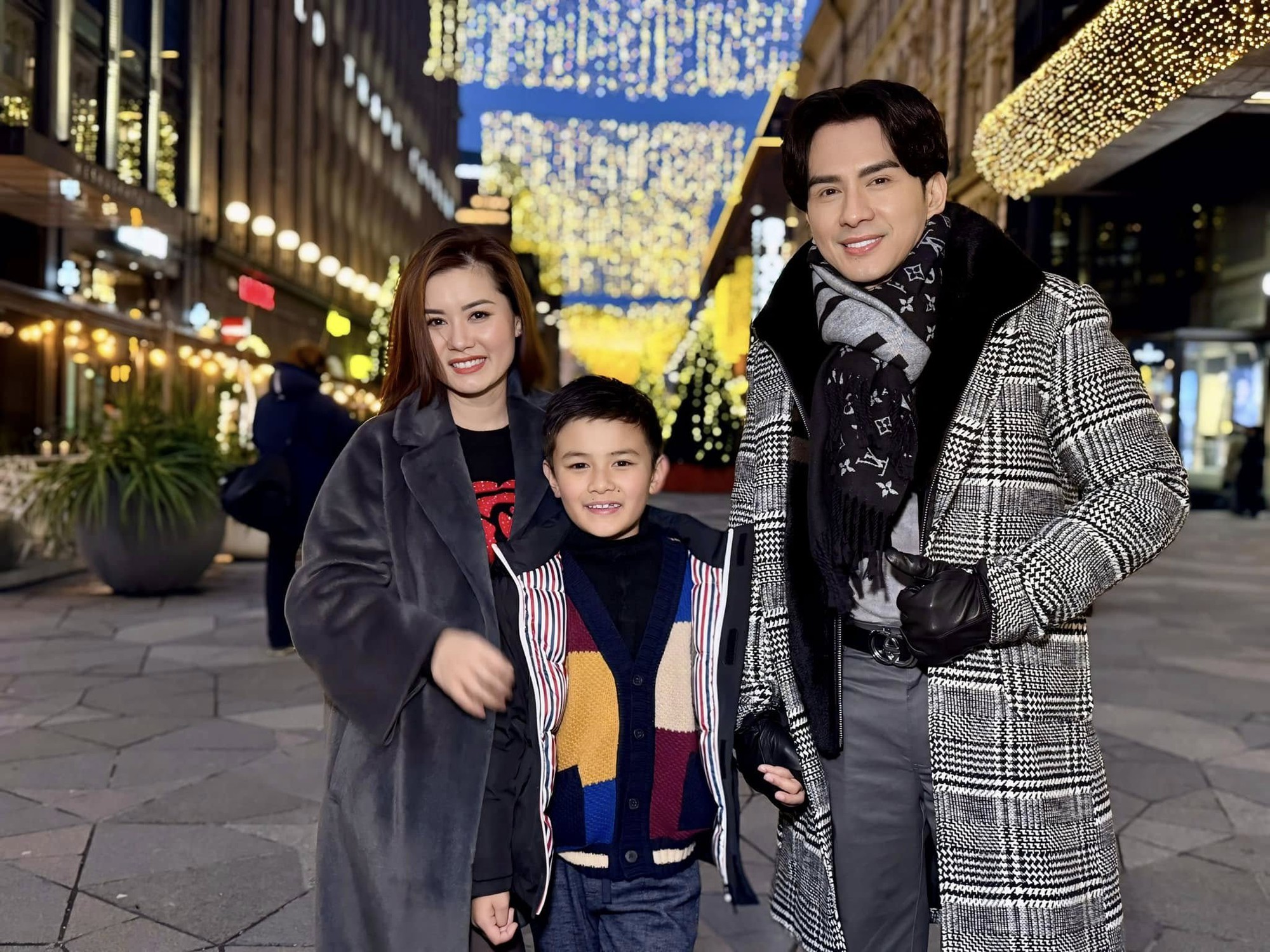 Ba quý tử chuẩn "rich kid" của Vbiz: Sống giữa xa hoa, đồ hiệu chỉ là chuyện nhỏ nhưng giáo dục mới là thứ được đầu tư lớn nhất- Ảnh 20. Ba quý tử chuẩn "rich kid" của Vbiz: Sống giữa xa hoa, đồ hiệu chỉ là chuyện nhỏ nhưng giáo dục mới là thứ được đầu tư lớn nhất- Ảnh 20.