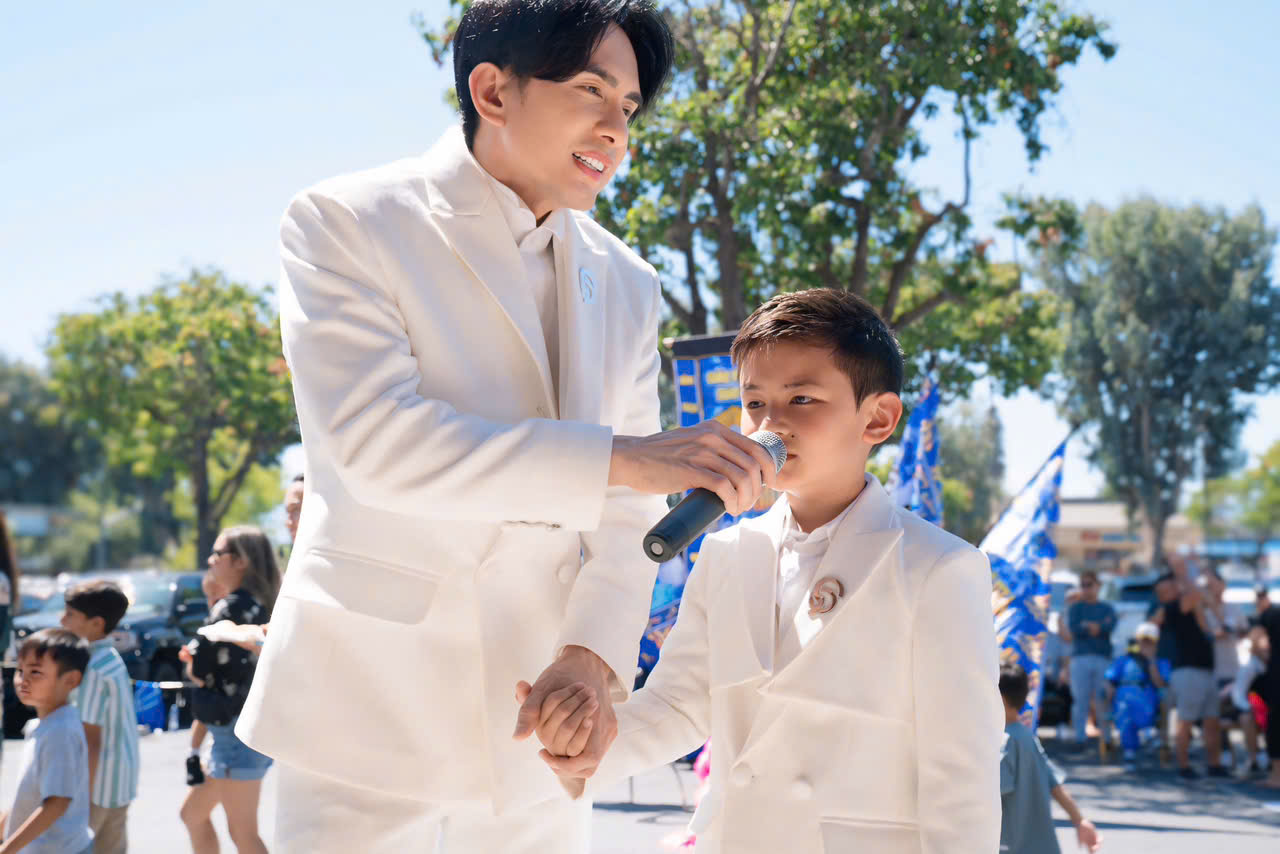 Ba quý tử chuẩn "rich kid" của Vbiz: Sống giữa xa hoa, đồ hiệu chỉ là chuyện nhỏ nhưng giáo dục mới là thứ được đầu tư lớn nhất- Ảnh 15. Ba quý tử chuẩn "rich kid" của Vbiz: Sống giữa xa hoa, đồ hiệu chỉ là chuyện nhỏ nhưng giáo dục mới là thứ được đầu tư lớn nhất- Ảnh 15.