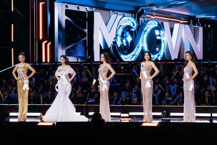 Nguyễn Hoàng Phương Linh đăng quang Hoa hậu Hoàn vũ Việt Nam 2025- Ảnh 1. Nguyễn Hoàng Phương Linh đăng quang Hoa hậu Hoàn vũ Việt Nam 2025- Ảnh 1.