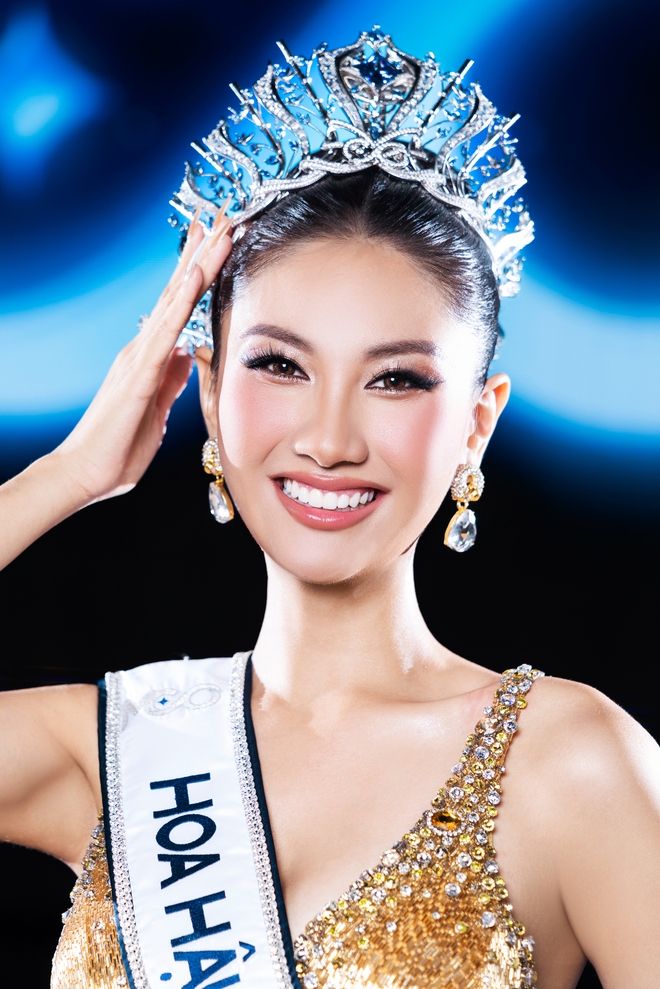 Nguyễn Hoàng Phương Linh đăng quang Hoa hậu Hoàn vũ Việt Nam 2025- Ảnh 4. Nguyễn Hoàng Phương Linh đăng quang Hoa hậu Hoàn vũ Việt Nam 2025- Ảnh 4.