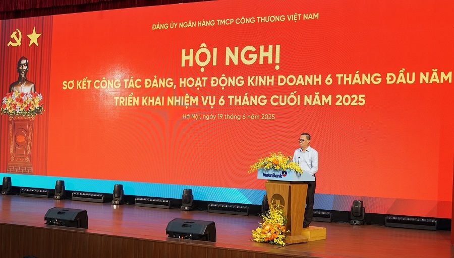 VietinBank hé lộ kết quả kinh doanh 6 tháng 2025: Dư nợ tín dụng mở rộng 10%, lợi nhuận tiếp tục tăng trưởng - Ảnh 1.