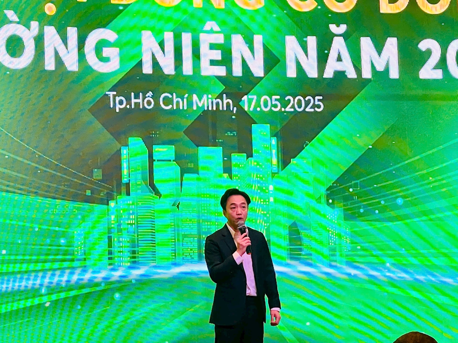 Livestream bán nhà gây bão MXH, Cường Đô la hé lộ loạt dự án của C Holdings - "cơ ngơi" riêng bên cạnh Quốc Cường Gia Lai 2 Livestream bán nhà gây bão MXH, Cường Đô la hé lộ loạt dự án của C Holdings - "cơ ngơi" riêng bên cạnh Quốc Cường Gia Lai