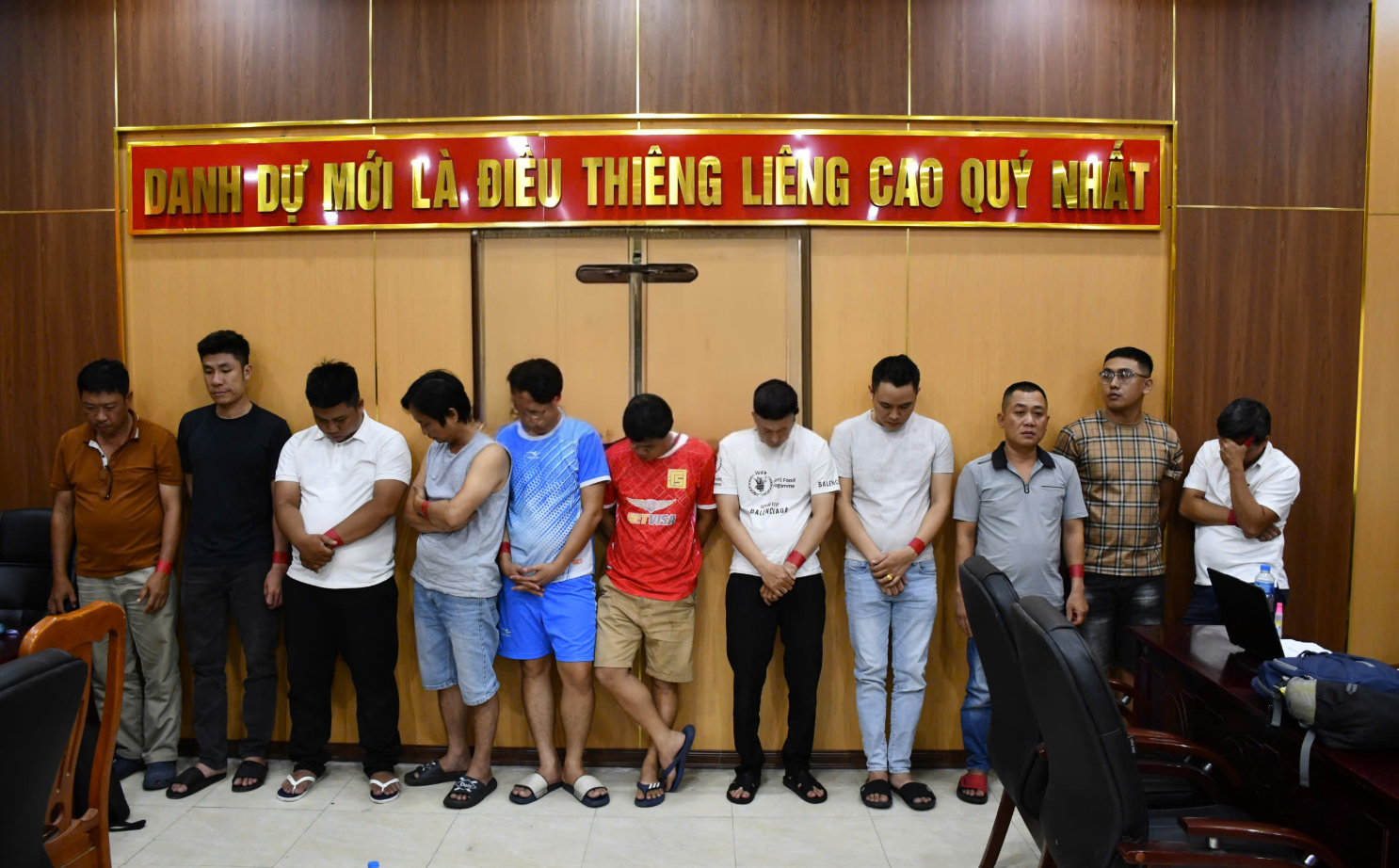 Quảng Nam: Triệt phá đường dây đánh bạc qua mạng quy mô hơn 350 tỷ đồng - Ảnh 1.