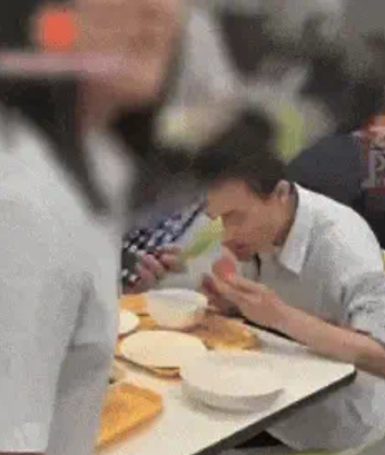 Thiên tài Toán học khổ nhất lúc này, ngồi ăn cũng không yên, báo chí bức xúc viết: Họ không coi anh ấy là người!- Ảnh 1.