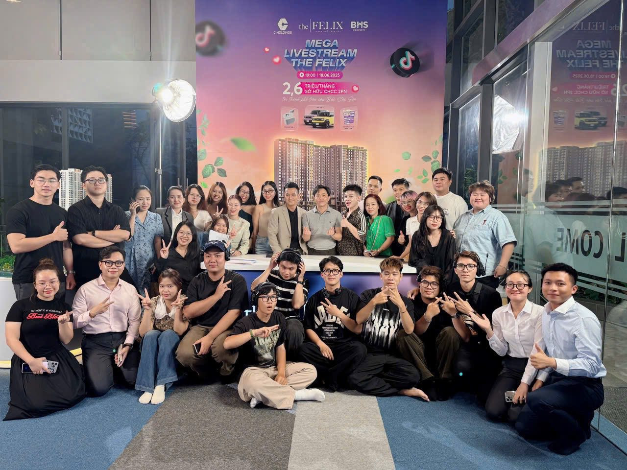 Cường Đô la livestream bán nhà “chốt” 800 tỷ và thứ chưa được lên sóng