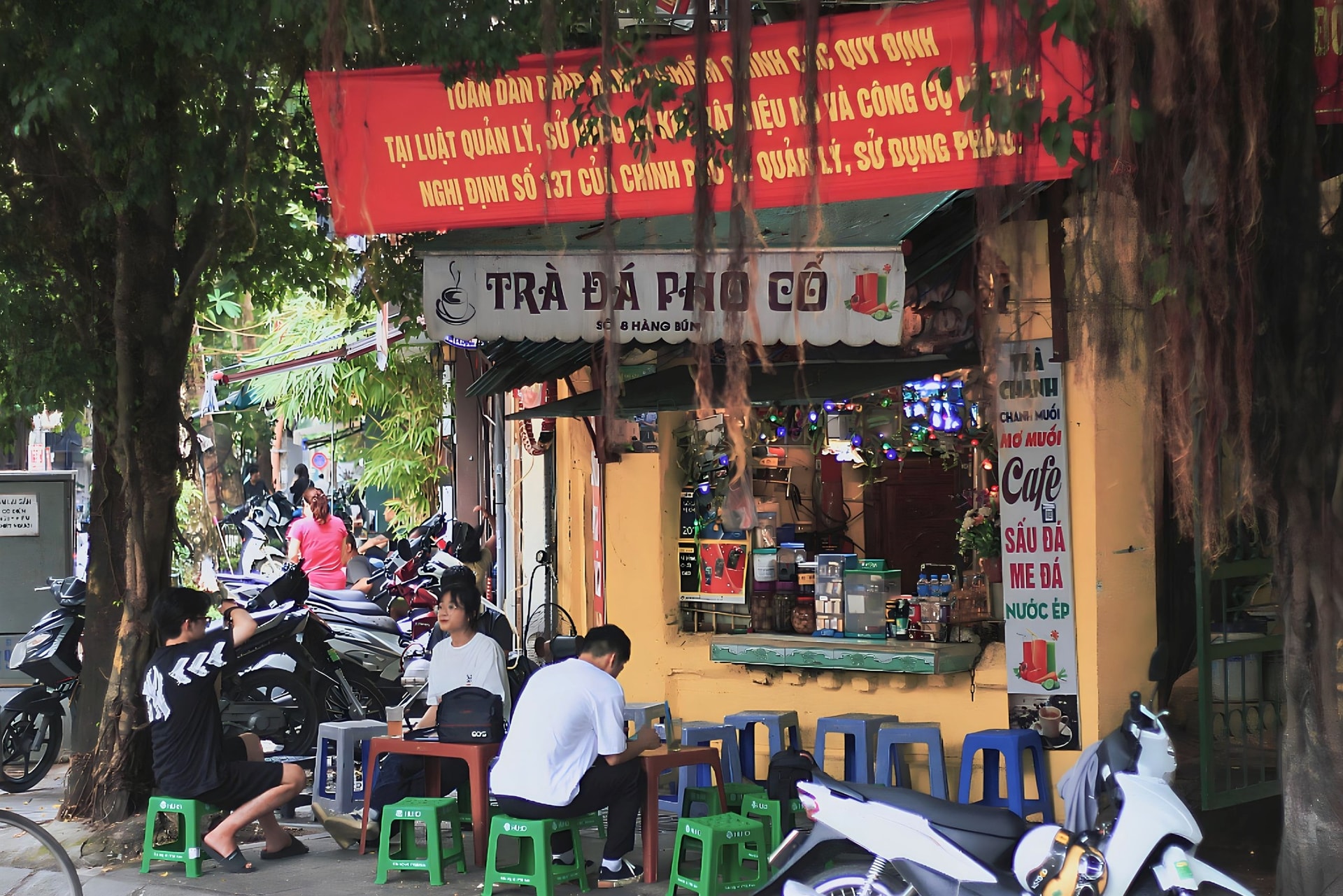Bán cốc trà đá 3.000 đồng, bán hàng rong có cần xuất hoá đơn điện tử không? Cục Thuế nói rõ- Ảnh 1.