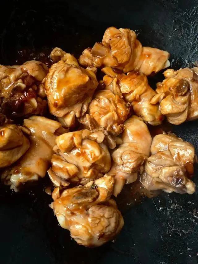 Thịt gà ngon và bổ dưỡng nhưng có 7 bộ phận của con gà chớ dại mà ăn nhiều vì dễ chứa rác thải, độc tố, kim loại nặng- Ảnh 1. Thịt gà ngon và bổ dưỡng nhưng có 7 bộ phận của con gà chớ dại mà ăn nhiều vì dễ chứa rác thải, độc tố, kim loại nặng- Ảnh 1.