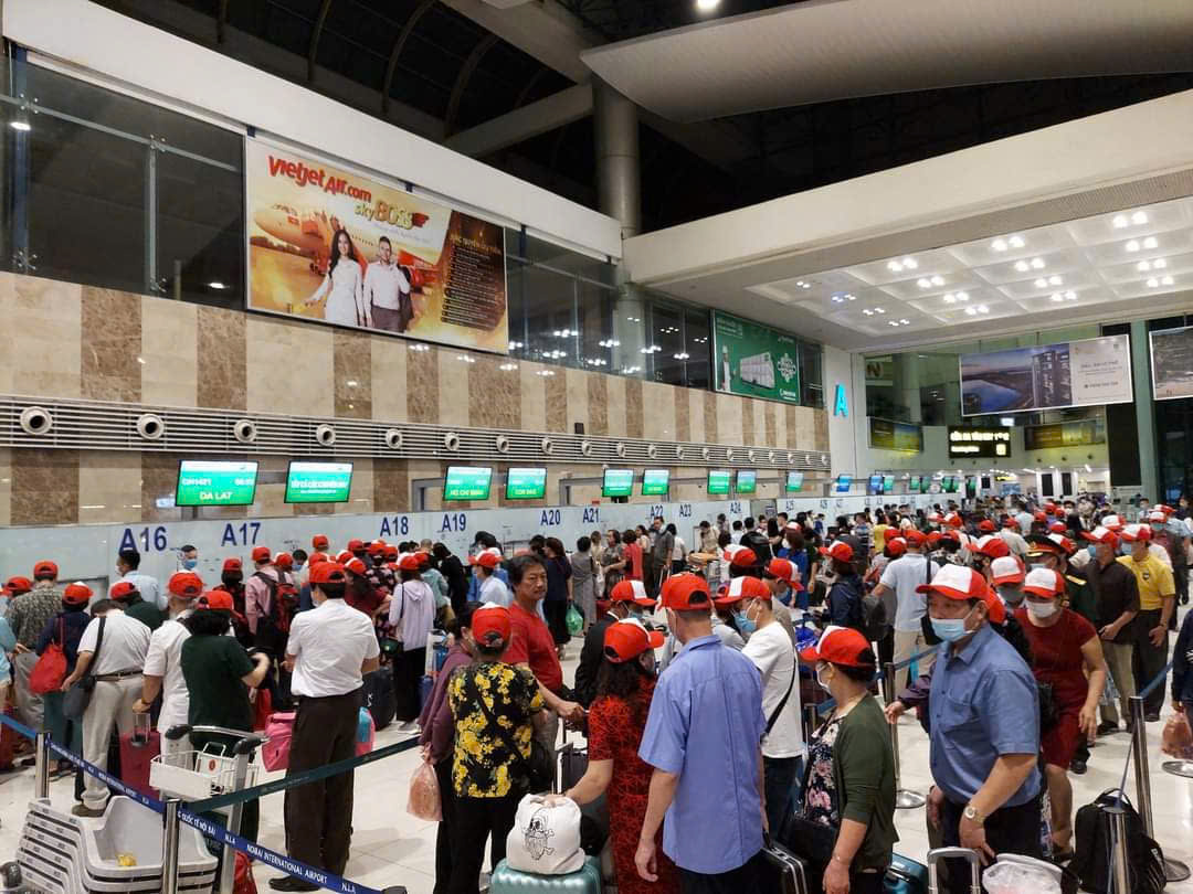 Bất ngờ với lượng khách của các hãng hàng không Việt trong nửa đầu năm 2025- Ảnh 1.