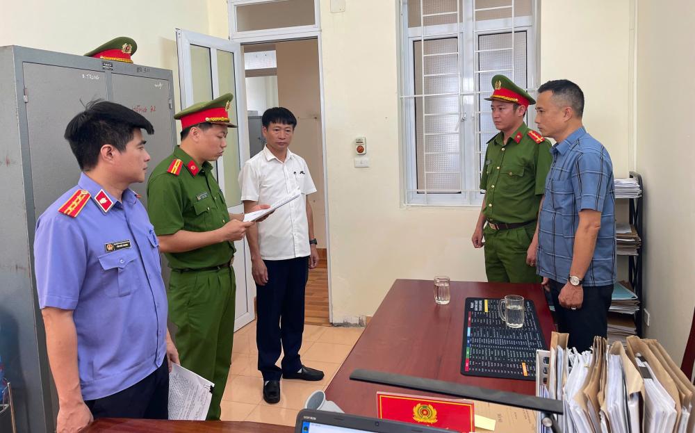 Bắt 3 cát tặc sông Lam, thu lợi bất chính hơn 5 tỷ đồng - Ảnh 1.