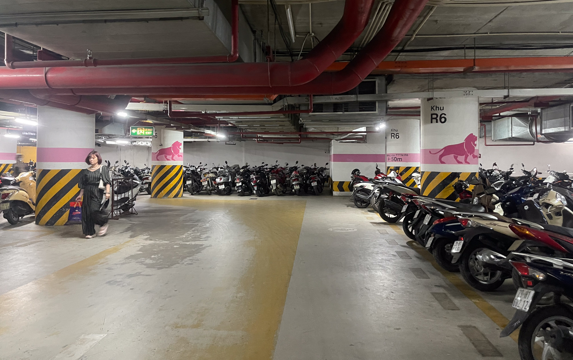 Hầm để xe rộng hơn một phường ở Hà Nội, nằm dưới khu đô thị của Vinhomes- Ảnh 9. Hầm để xe rộng hơn một phường ở Hà Nội, nằm dưới khu đô thị của Vinhomes- Ảnh 9.