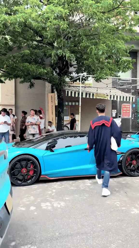 Sự thật chàng trai lái Lamborghini đi tốt nghiệp Đại học ở Hà Nội hút 10 triệu view