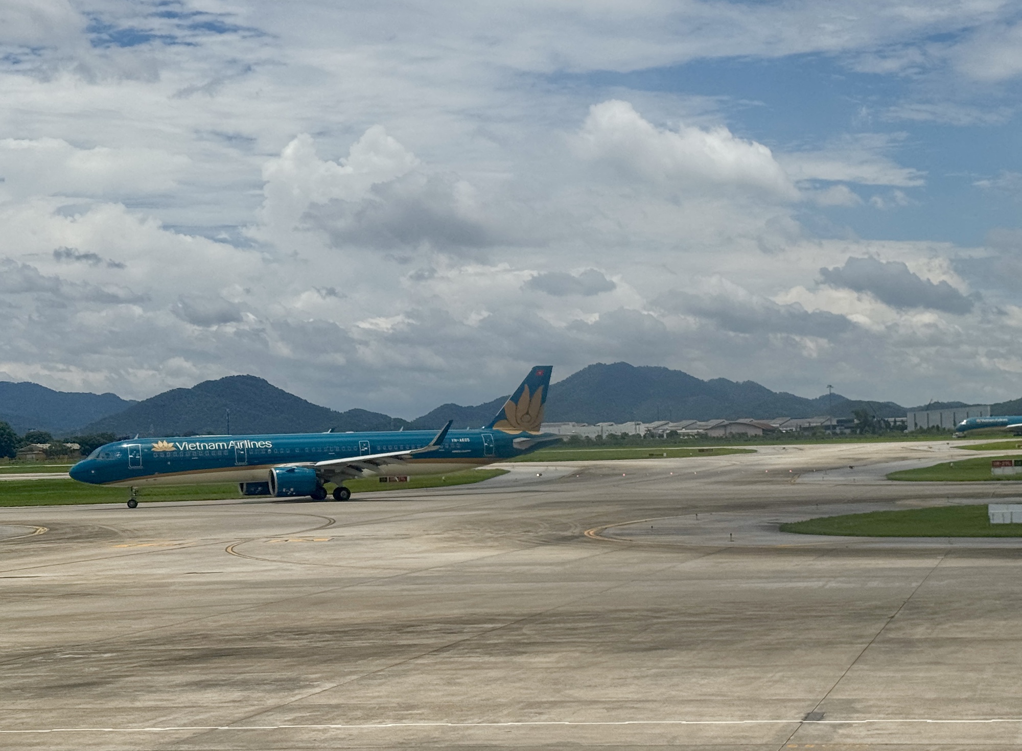 Một hãng hàng không tuyên bố đổi chuyến hoặc hoàn vé miễn phí cho khách đã đặt vé bay Vinh - Ảnh 1.