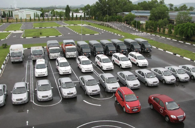 Hơn 73.000 người chưa bằng lái xe chú ý: Hà Nội tổ chức sát hạch giấy phép lái xe từ hôm nay, sau ba tháng gián đoạn- Ảnh 1. Hơn 73.000 người chưa bằng lái xe chú ý: Hà Nội tổ chức sát hạch giấy phép lái xe từ hôm nay, sau ba tháng gián đoạn- Ảnh 1.