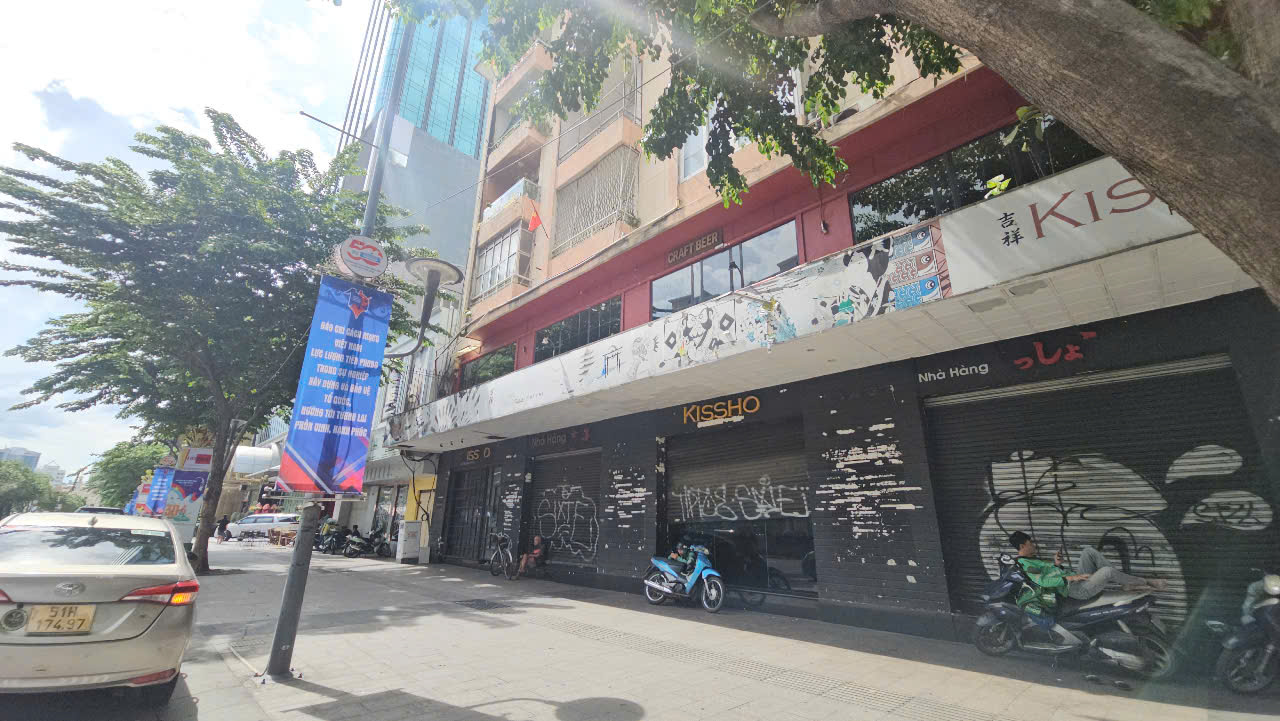 Hàng loạt mặt bằng ở TP HCM vẫn bỏ trống thời gian dài, điều gì đang xảy ra?- Ảnh 12. Hàng loạt mặt bằng ở TP HCM vẫn bỏ trống thời gian dài, điều gì đang xảy ra?- Ảnh 12.