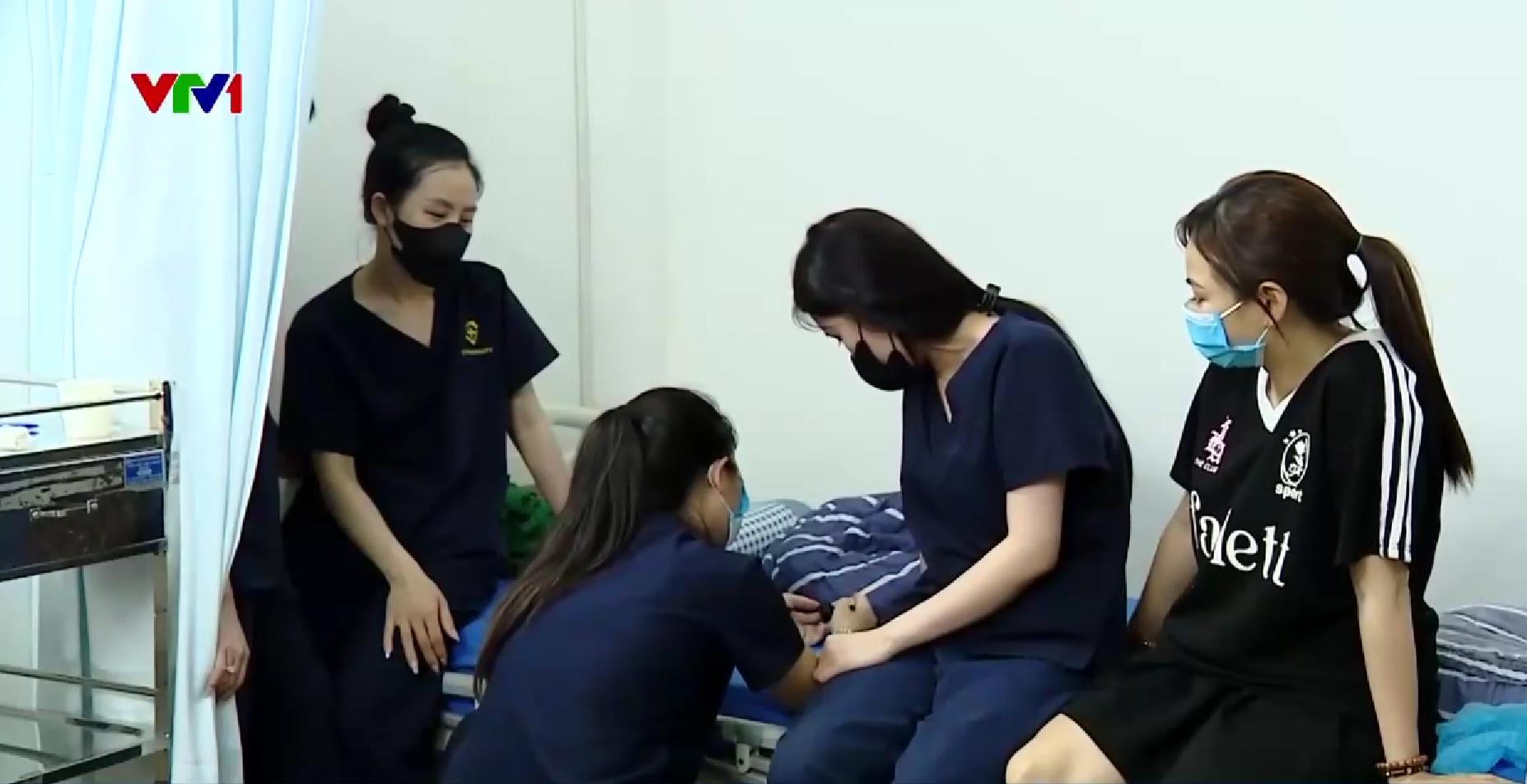 Hà Nội: Phát hiện cơ sở thẩm mỹ trái phép hút mỡ cho hàng trăm người - Ảnh 6.