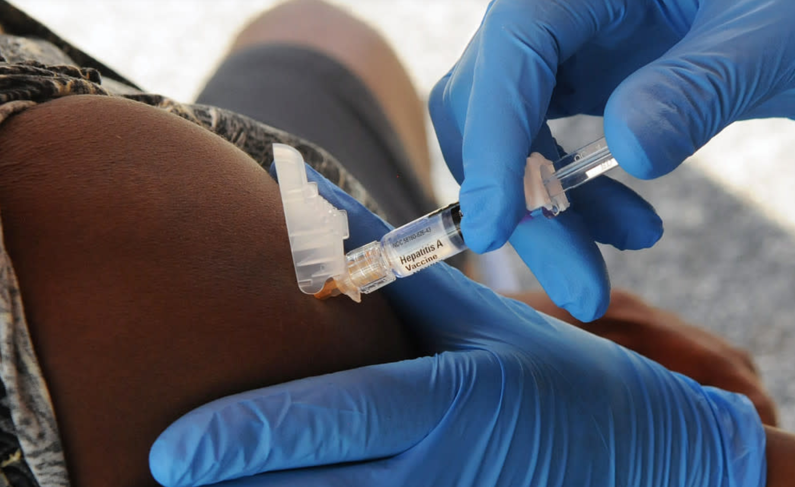 Châu Âu cảnh báo khẩn đến khách du lịch về loại virus nguy hiểm lây nhiễm cho hàng ngàn người - Ảnh 1.