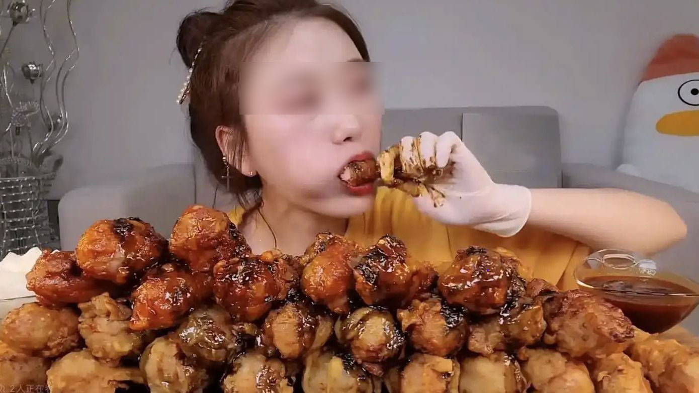 Sự thật kinh hoàng về những livestream mukbang bạn hay xem- Ảnh 1.