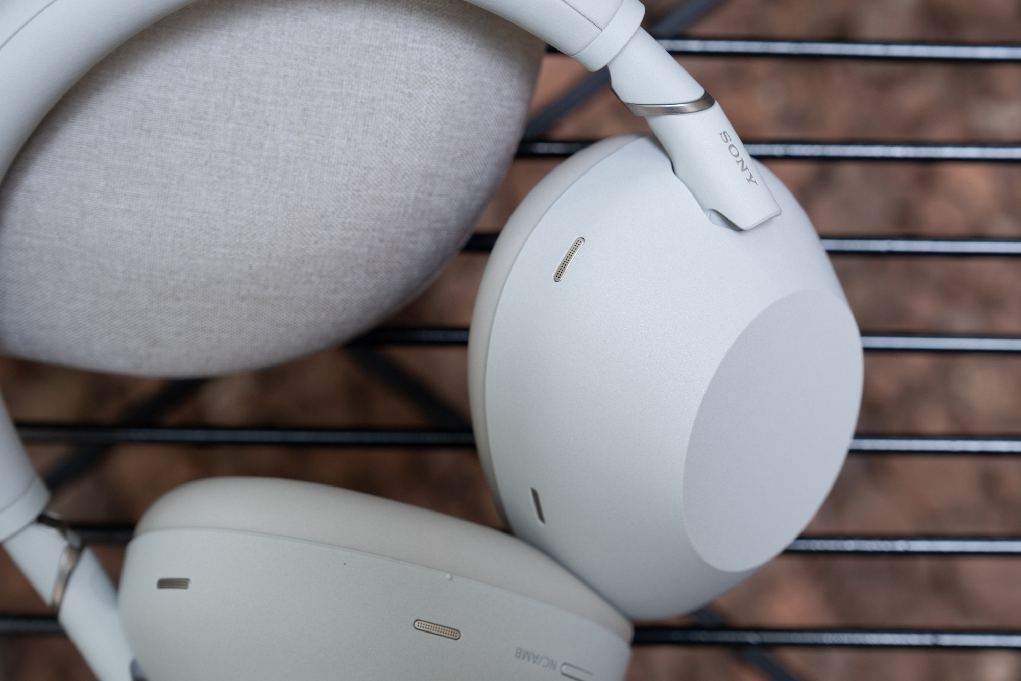 Tai nghe chống ồn Sony WH-1000 XM6 mới lên kệ đã gây sốt: Nhiều cải tiến công nghệ, âm thanh như phòng thu- Ảnh 6. Tai nghe chống ồn Sony WH-1000 XM6 mới lên kệ đã gây sốt: Nhiều cải tiến công nghệ, âm thanh như phòng thu- Ảnh 6.