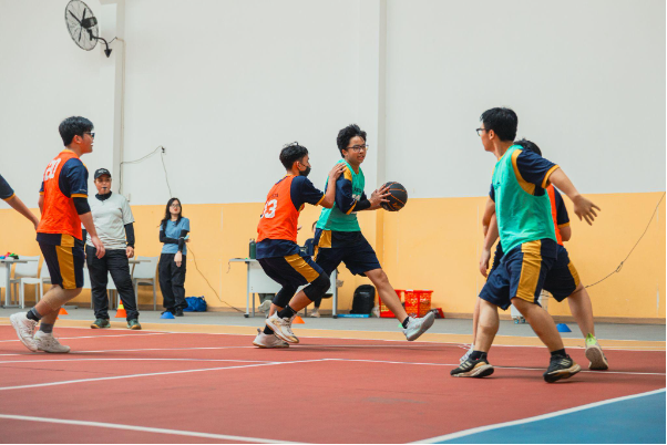 Thi chuyên - đỗ hay không, con vẫn cần một hành trình dài hơn điểm số- Ảnh 2.