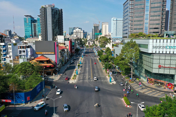 TP HCM chốt phương án đưa rước cán bộ, công chức trên từ Bình Dương, Bà Rịa - Vũng Tàu - Ảnh 1.