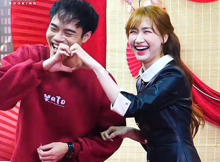 Hoà Minzy-Văn Toàn đẹp đôi sánh vai, netizen soi lời nhắn "ám muội" trên mức tình bạn - Ảnh 6. Hoà Minzy-Văn Toàn đẹp đôi sánh vai, netizen soi lời nhắn "ám muội" trên mức tình bạn - Ảnh 6.
