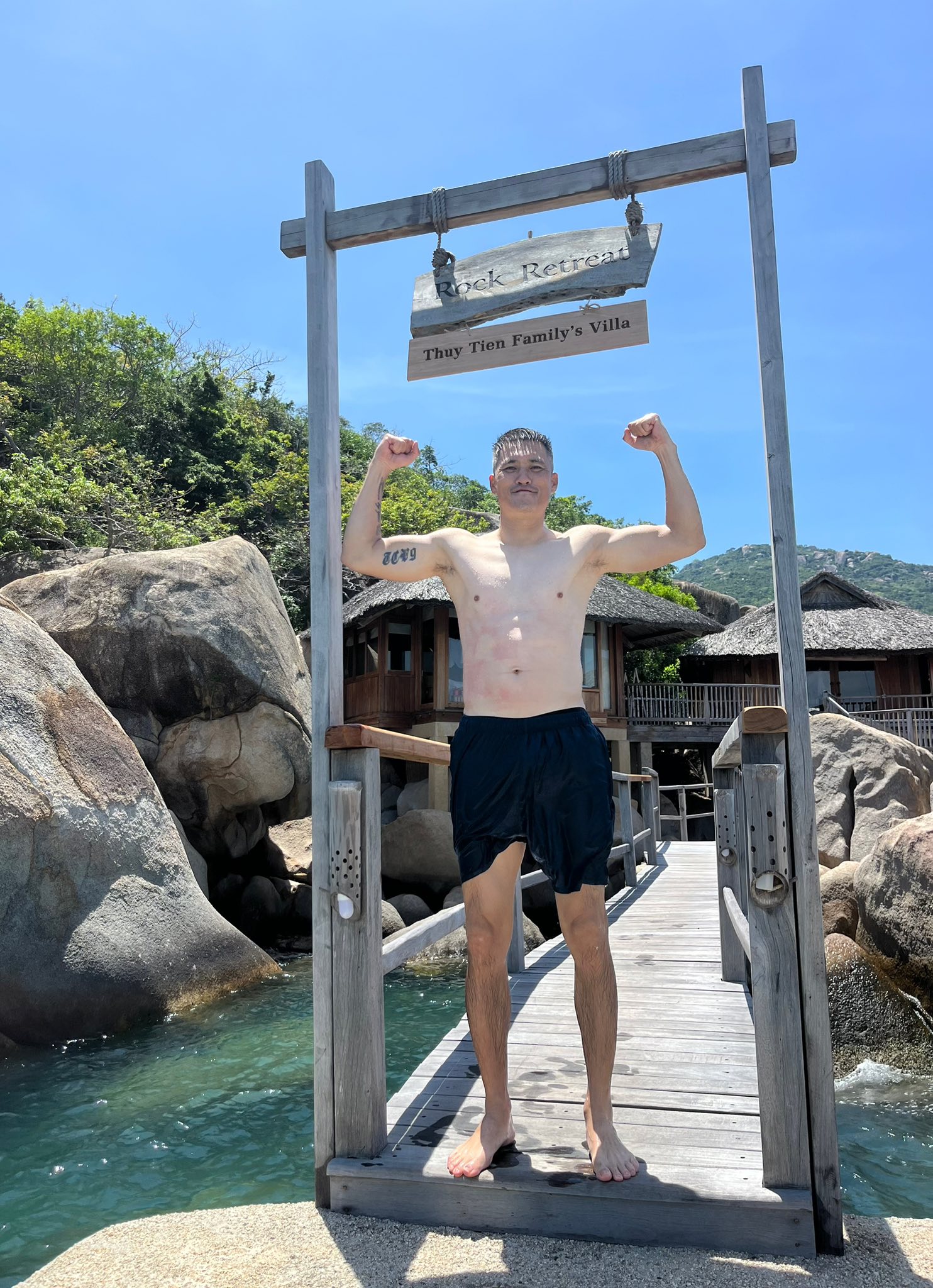 Tái xuất sau nửa năm ở ẩn, Công Vinh - Thuỷ Tiên "vỗ mặt" anti-fan cực gắt - Ảnh 1.