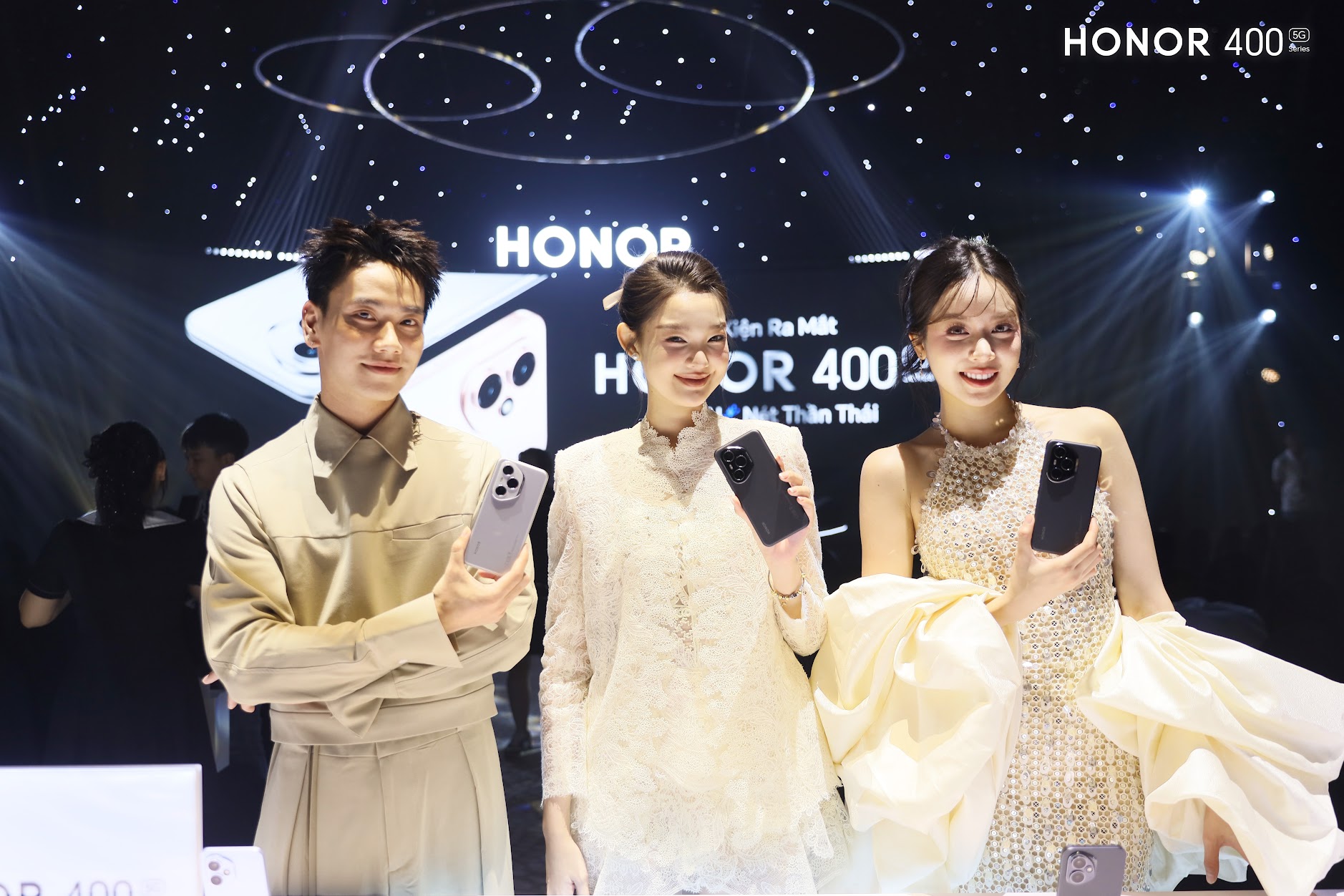Dòng smartphone Honor 400 lên kệ Việt: Có khả năng phát hiện cuộc gọi lừa đảo bằng AI, giá chỉ từ 8,99 triệu đồng- Ảnh 2. Dòng smartphone Honor 400 lên kệ Việt: Có khả năng phát hiện cuộc gọi lừa đảo bằng AI, giá chỉ từ 8,99 triệu đồng- Ảnh 2.