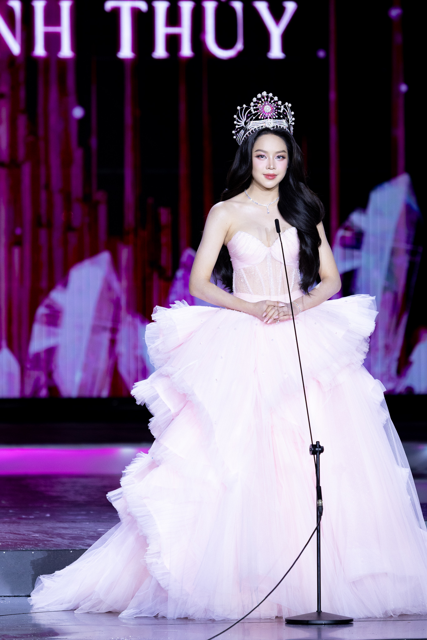 Hà Trúc Linh đăng quang Hoa hậu Việt Nam 2024!- Ảnh 11.