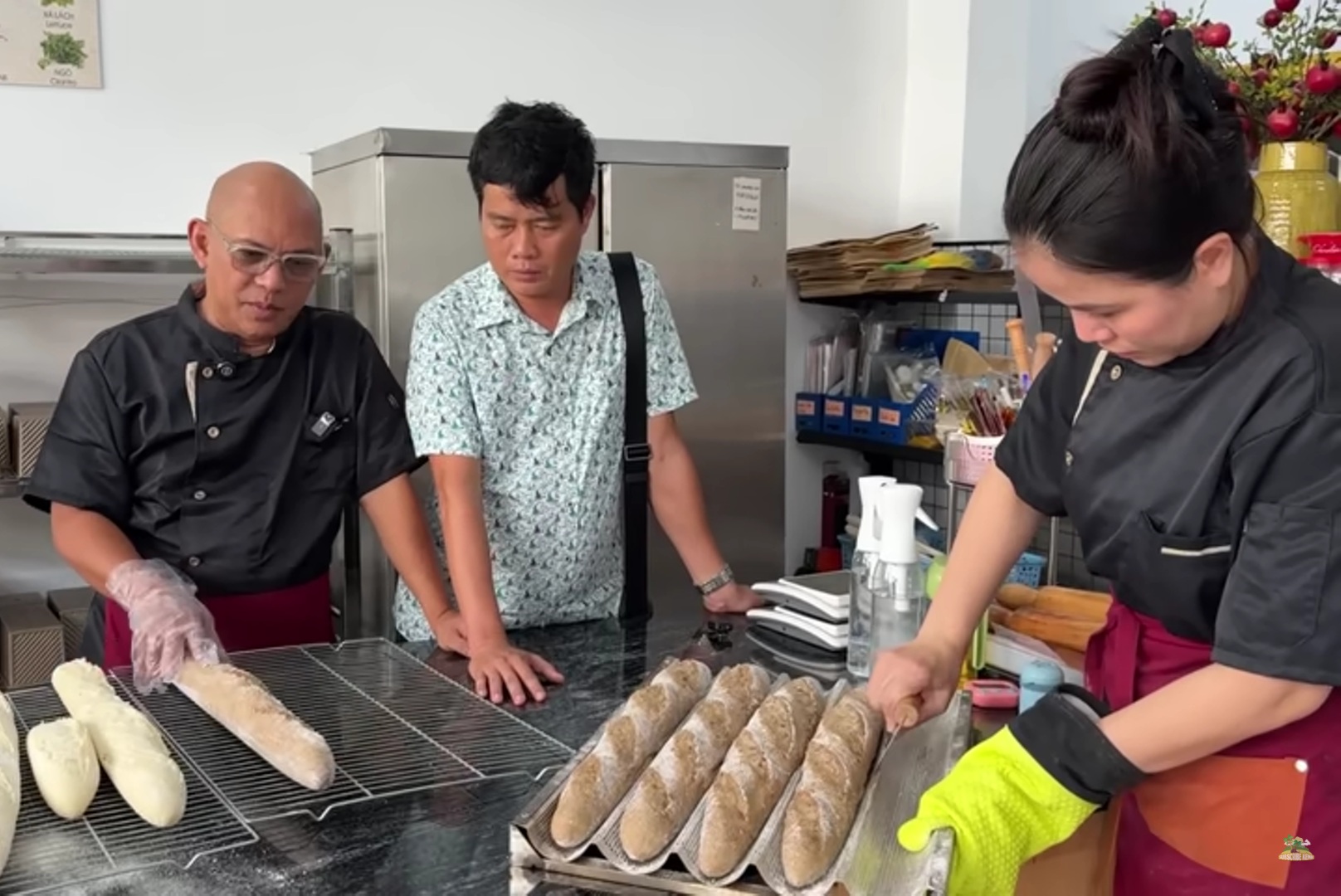 Hai trùm Điền Quân gặp nhau sau phá sản, vợ Color Man nói thẳng với Khương Dừa- Ảnh 1. Hai trùm Điền Quân gặp nhau sau phá sản, vợ Color Man nói thẳng với Khương Dừa- Ảnh 1.