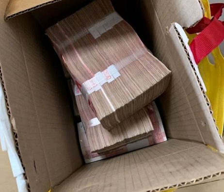 Đột kích căn biệt thự không có nội thất của 1 công ty công nghệ cao, tịch thu 4700 tỷ đồng tiền mặt chất đầy các thùng cacton