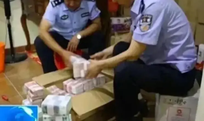 Đột kích căn biệt thự không có nội thất của 1 công ty công nghệ cao, tịch thu 4700 tỷ đồng tiền mặt chất đầy các thùng cacton